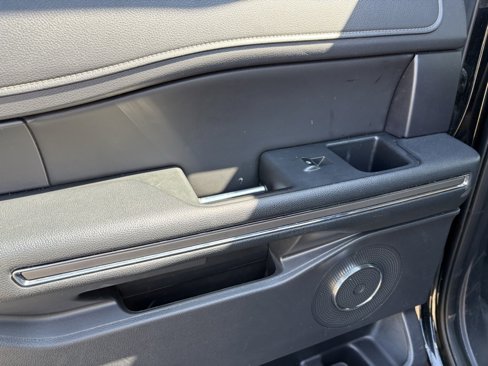 Used 2024 Ford Expedition Max XLT image 21