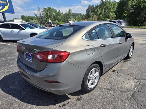 Used 2018 Chevrolet Cruze LT w/ Convenience Package image 9