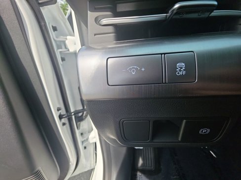 New 2025 Hyundai Kona SEL image 30