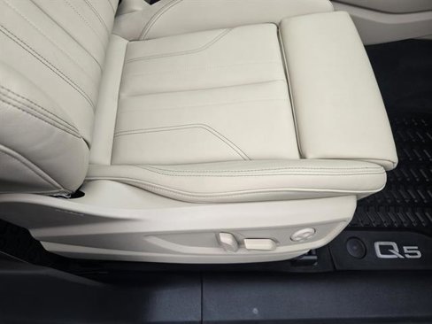 Certified 2025 Audi Q5 2.0T Premium Plus w/ Premium Plus Package image 18