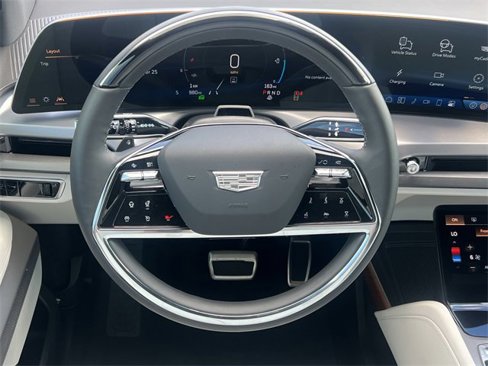 Certified 2026 Cadillac Vistiq Sport image 11