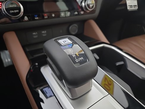 New 2025 Mitsubishi Outlander SEL image 24