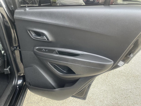 Used 2019 Chevrolet Trax LT w/ LT Convenience Package image 16