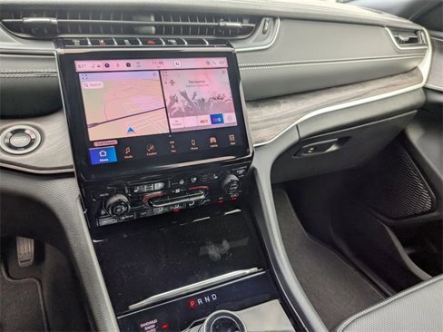 New 2025 Jeep Grand Cherokee L Limited w/ Luxury Tech Group II image 20