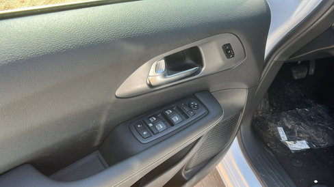 New 2026 Chrysler Pacifica Select image 16