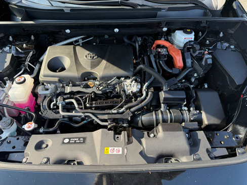 Used 2022 Toyota RAV4 LE image 34