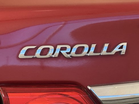 Used 2013 Toyota Corolla LE image 9