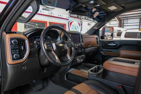 Used 2022 Chevrolet Silverado 3500 High Country w/ Safety Package II image 5