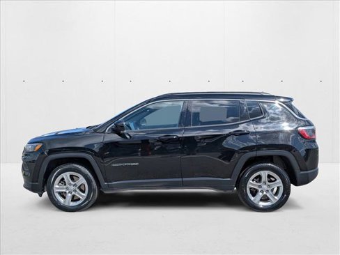 Used 2024 Jeep Compass Latitude image 9
