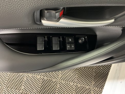 New 2025 Toyota Corolla SE image 18