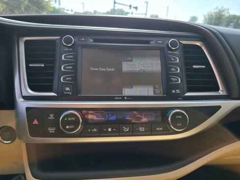 Used 2015 Toyota Highlander Limited image 11