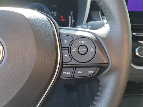 Certified 2025 Toyota Corolla XLE image 20