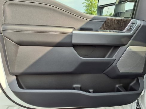 New 2025 Ford F250 Lariat image 12