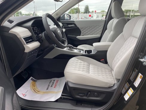 New 2025 Mitsubishi Outlander SEL image 12