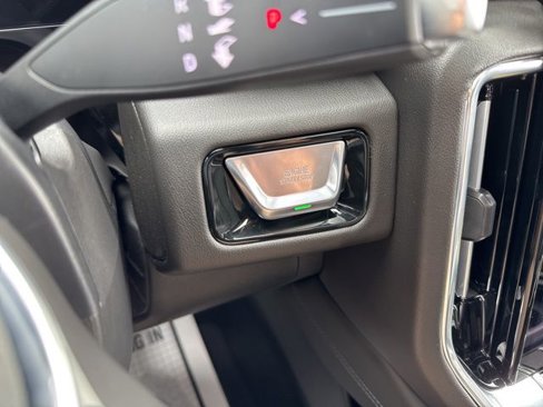 Used 2025 GMC Yukon XL Denali image 28
