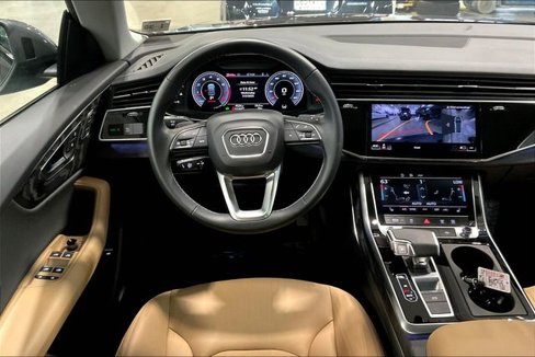 Certified 2025 Audi Q8 Premium image 5