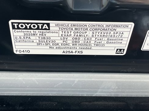 Used 2025 Toyota Camry LE image 21