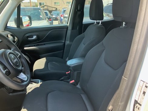 Used 2023 Jeep Renegade Latitude image 11