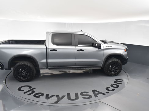 Used 2024 Chevrolet Silverado 1500 ZR2 w/ Technology Package image 37
