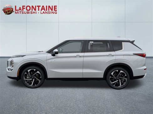 New 2025 Mitsubishi Outlander SE image 2