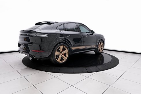 Used 2025 Porsche Cayenne GTS image 13