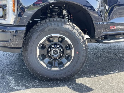 New 2025 Ford F250 Lariat w/ Lariat Ultimate Package image 33