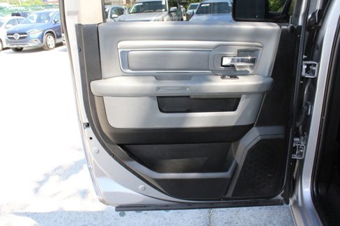 Used 2019 RAM 1500 Classic SLT image 26