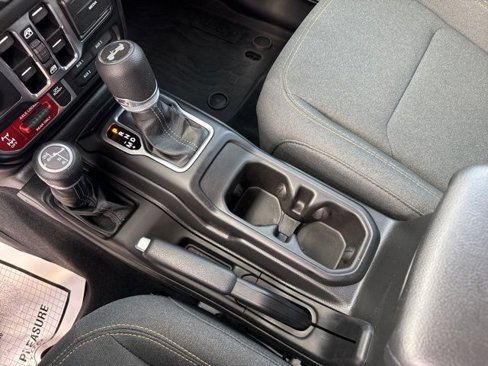 Used 2024 Jeep Wrangler Willys image 23