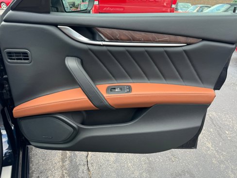 Used 2022 Maserati Ghibli Modena Q4 image 31