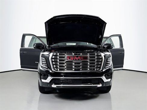 Used 2025 GMC Yukon XL Denali image 34