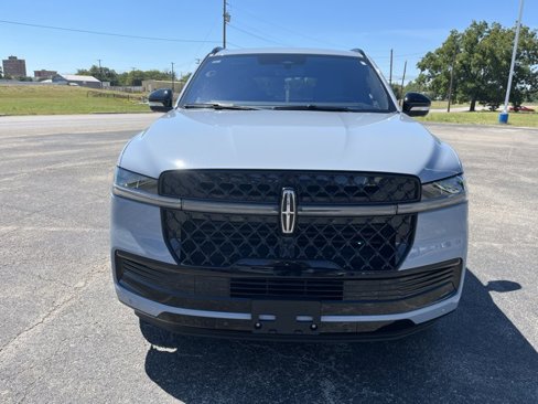 New 2025 Lincoln Navigator Reserve w/ Jet Appearance Package image 1