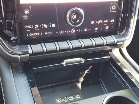 New 2026 GMC Yukon AT4 Ultimate w/ LPO, Floor Liner Package image 15