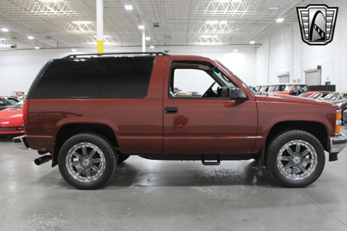 Used 1998 Chevrolet Tahoe 4WD 2-Door w/ Preferred Equipment Group 2 image 5