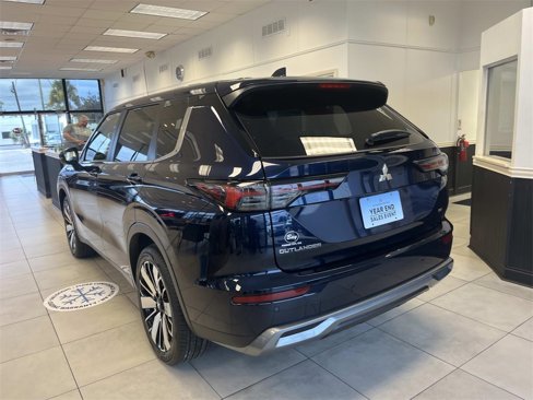 New 2025 Mitsubishi Outlander SE image 4
