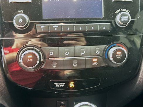 Used 2017 Nissan Rogue Sport S w/ S Appearance Package image 15