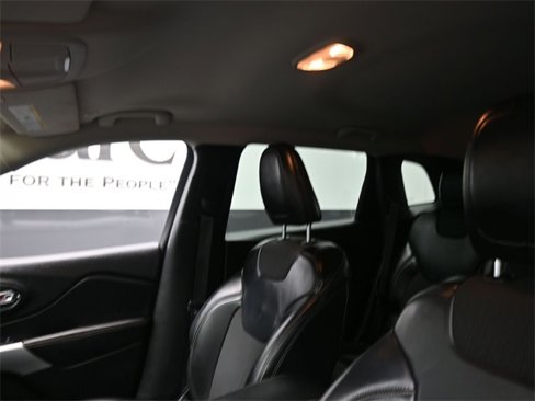 Used 2018 Jeep Cherokee Latitude Plus image 17