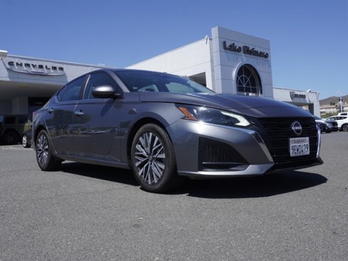 Used 2023 Nissan Altima 2.5 SV image 2