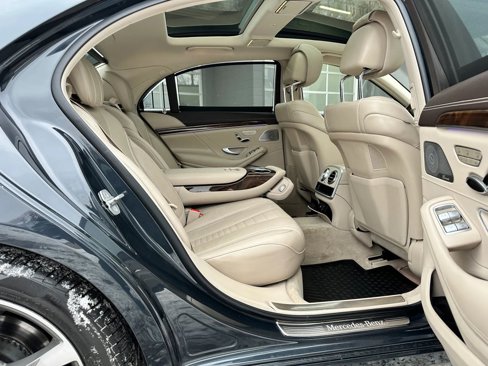 Used 2017 Mercedes-Benz S 550 4MATIC Sedan image 16