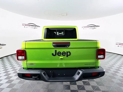 New 2025 Jeep Gladiator Sport image 7