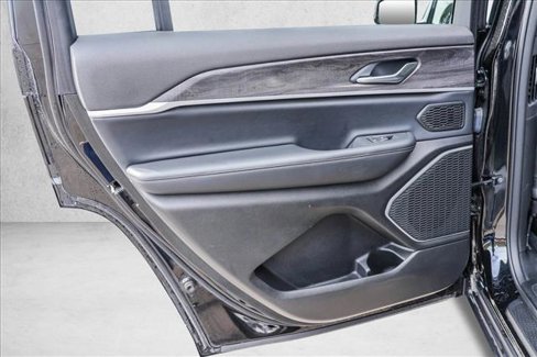 Used 2021 Jeep Grand Cherokee L Limited image 23