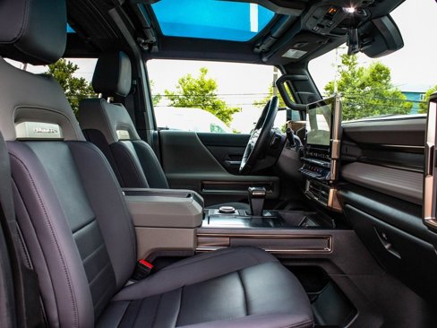 Used 2025 GMC Hummer EV 2X image 39