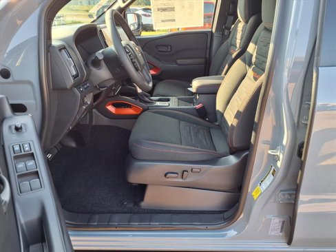 New 2026 Nissan Frontier PRO-4X w/ Pro-4x Convenience Package image 12