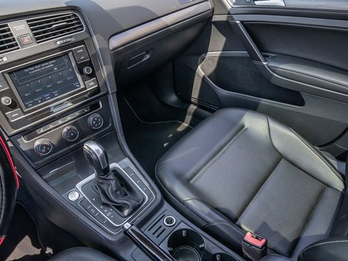 Used 2021 Volkswagen Golf 4-Door image 26