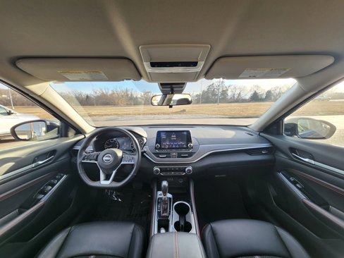 Used 2023 Nissan Altima 2.5 SR image 9