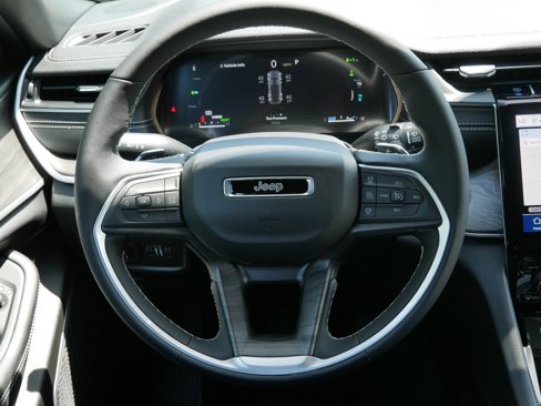 New 2025 Jeep Grand Cherokee Limited 4xe image 9