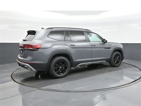 New 2025 Volkswagen Atlas Peak Edition SE image 7