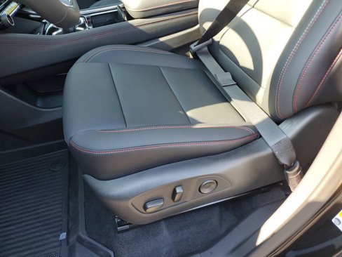 New 2026 Chevrolet Traverse Z71 w/ Driver Confidence Package image 16