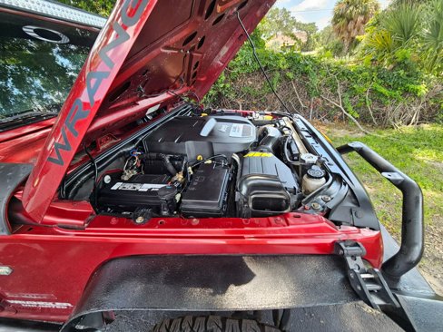 Used 2013 Jeep Wrangler Unlimited Sport w/ Connectivity Group image 9