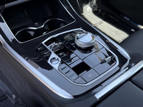 New 2026 BMW X7 xDrive40i w/ M Sport Package image 25