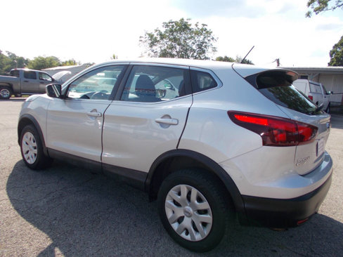 Used 2019 Nissan Rogue Sport S image 16